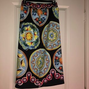 Long fitted patterned skirt